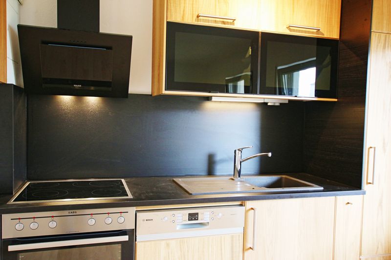 Hochwertige EBK. 1,5 Zimmer. Ruhig & optimal geschnitten. Großer Balkon, Aufzug, TG-Stellplatz